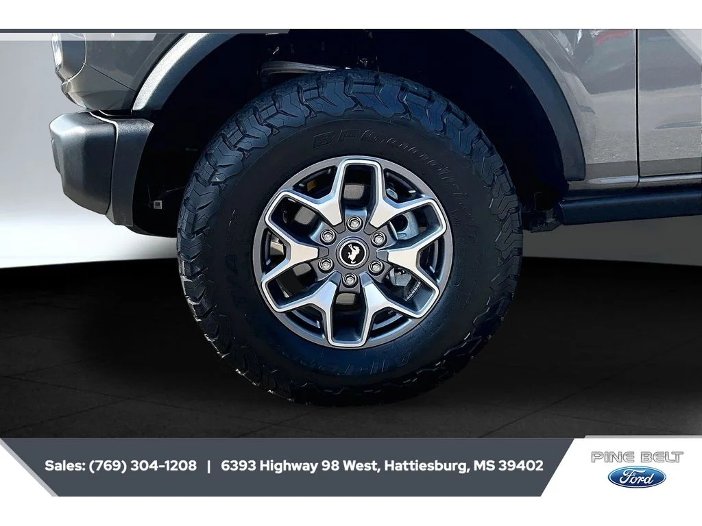 Used 2025 GRAY Ford Badlands image 7