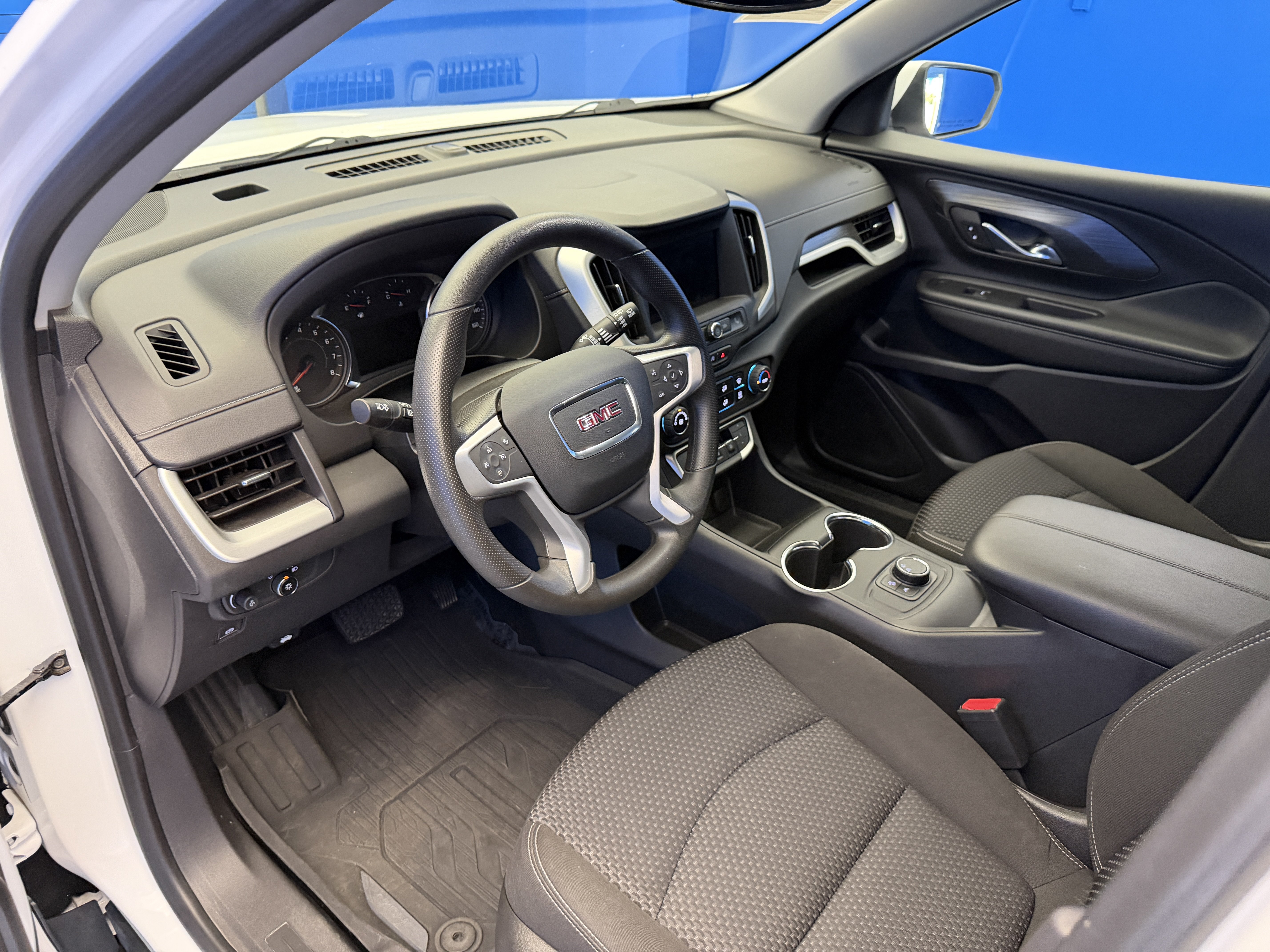 Used 2023 Summit White GMC SLE image 11