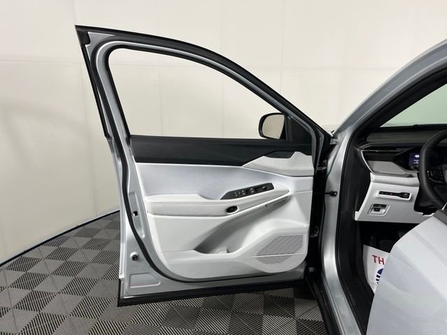 Used 2026 Silver Jeep Laredo image 15