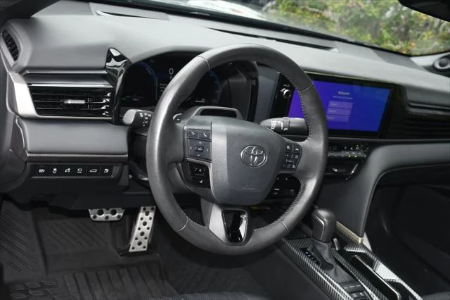 Certified Used 2025 PRECIOUS METAL Toyota  image 9