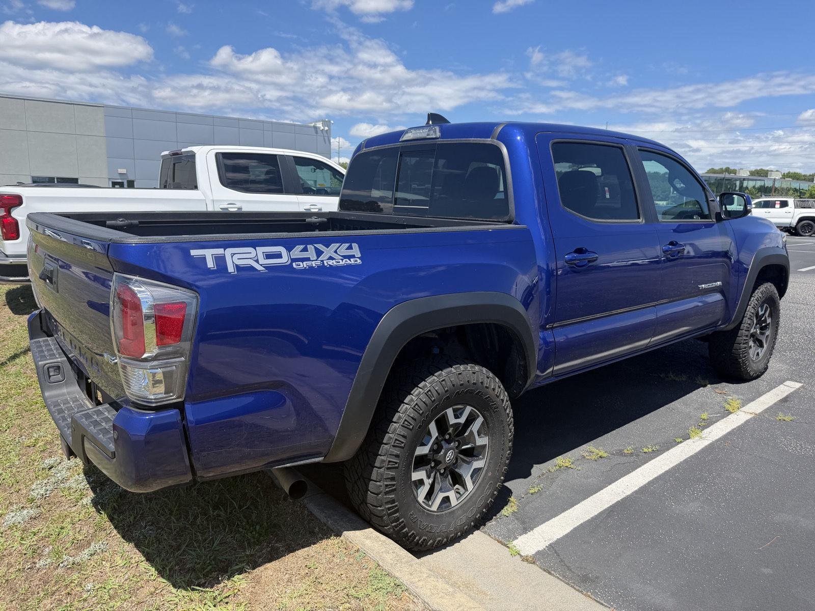 Used 2023 Blue Crush Metallic TOYOTA  image 6