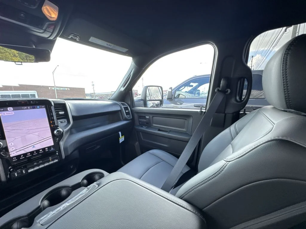 2026 RAM 3500 Chassis Tradesman - Photo 11