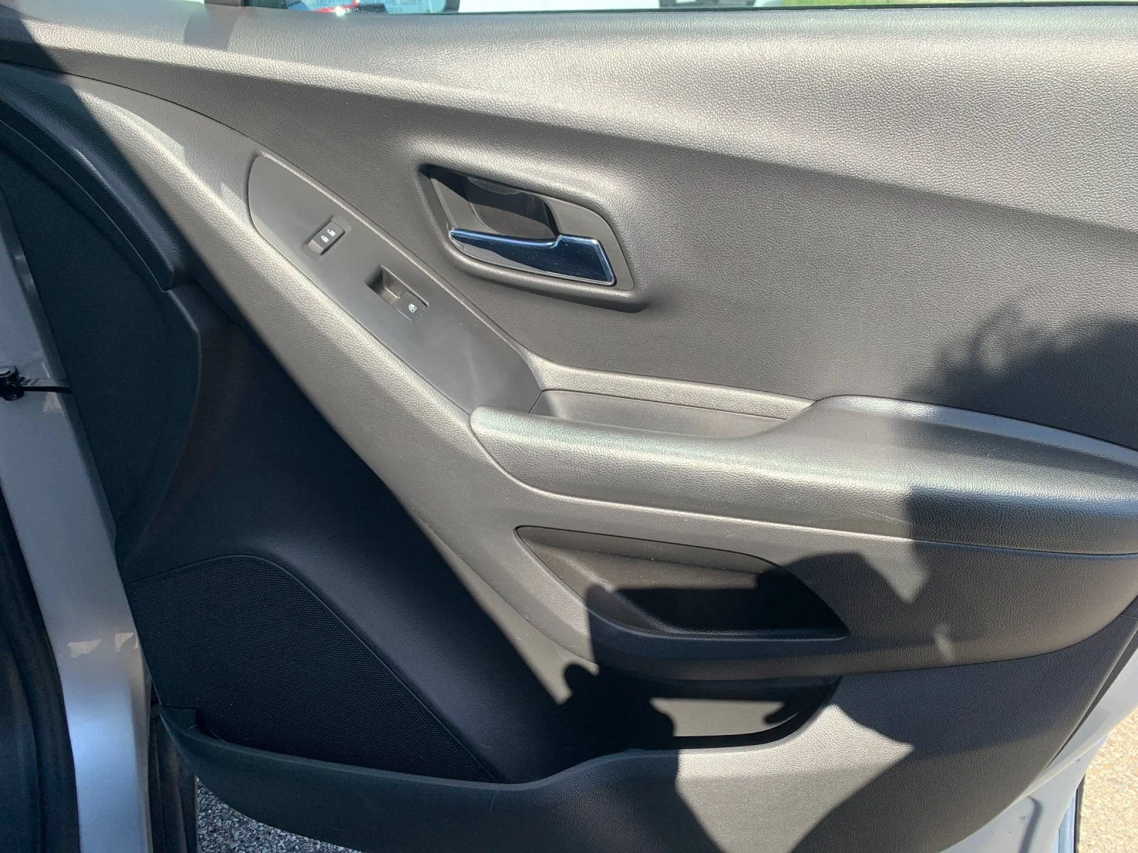 Used 2022 Silver Ice Metallic Chevrolet LS image 19