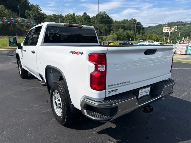 New 2026 Summit White Chevrolet WT image 5