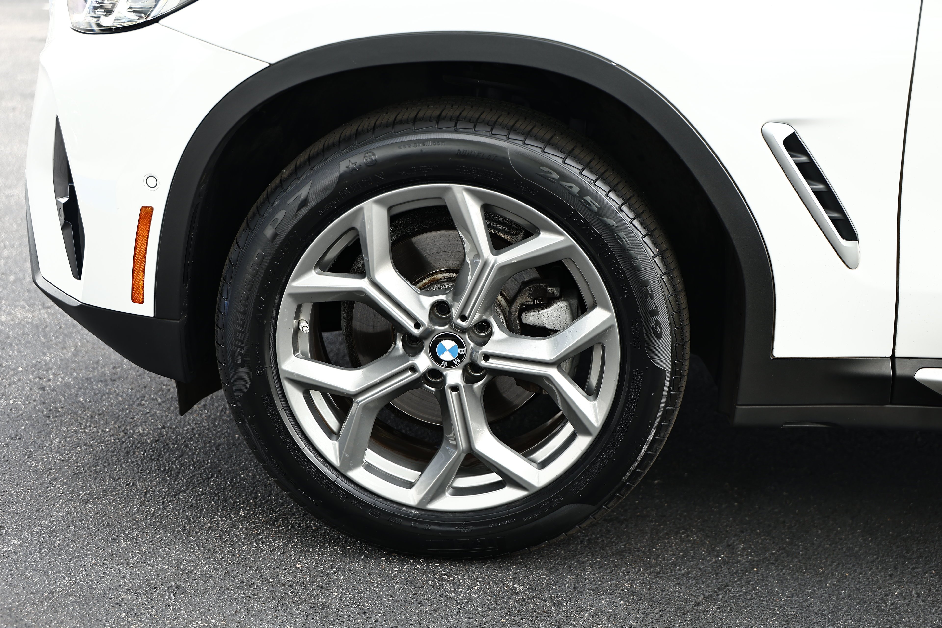 Used 2024 Alpine White BMW xDrive30i image 10