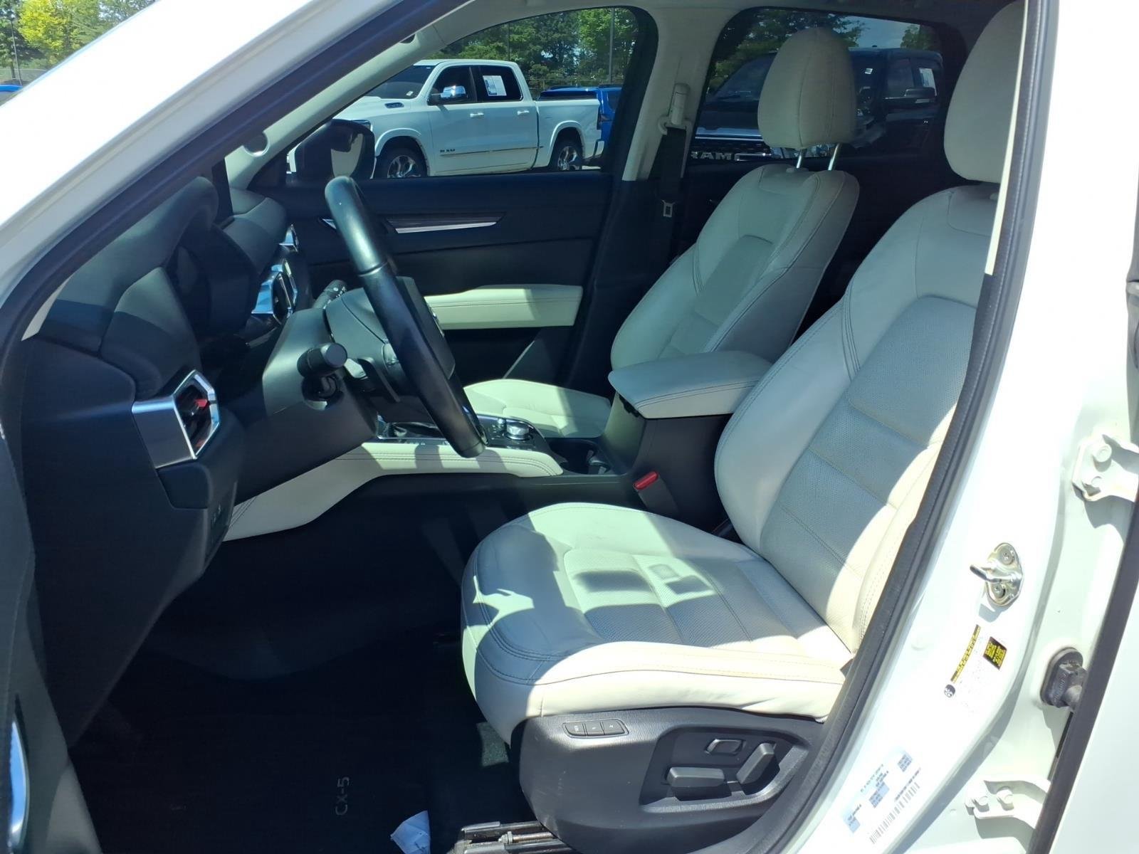 Used 2021 Snowflake White Pearl Mica Mazda Grand Touring image 18