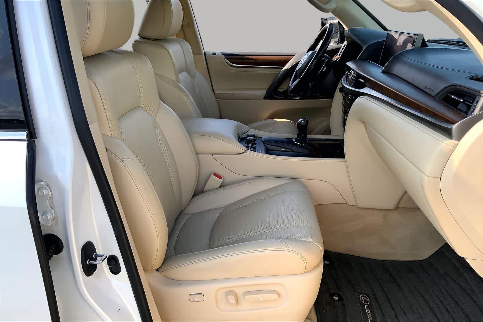 Used 2020 Eminent White Pearl Lexus  image 9