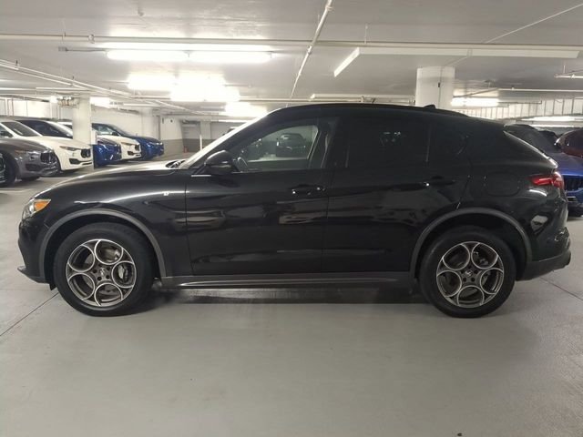 Certified Used 2022 Vulcano Black Metallic Alfa Romeo Ti Sport image 4