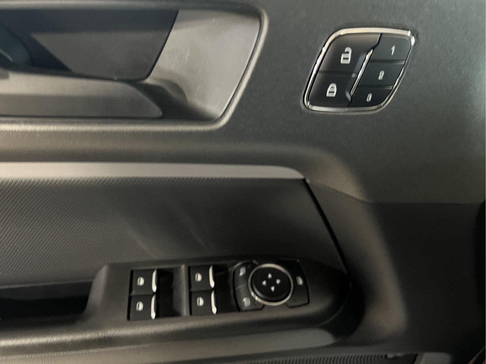 New 2026 Oxford White Ford Badlands® image 12