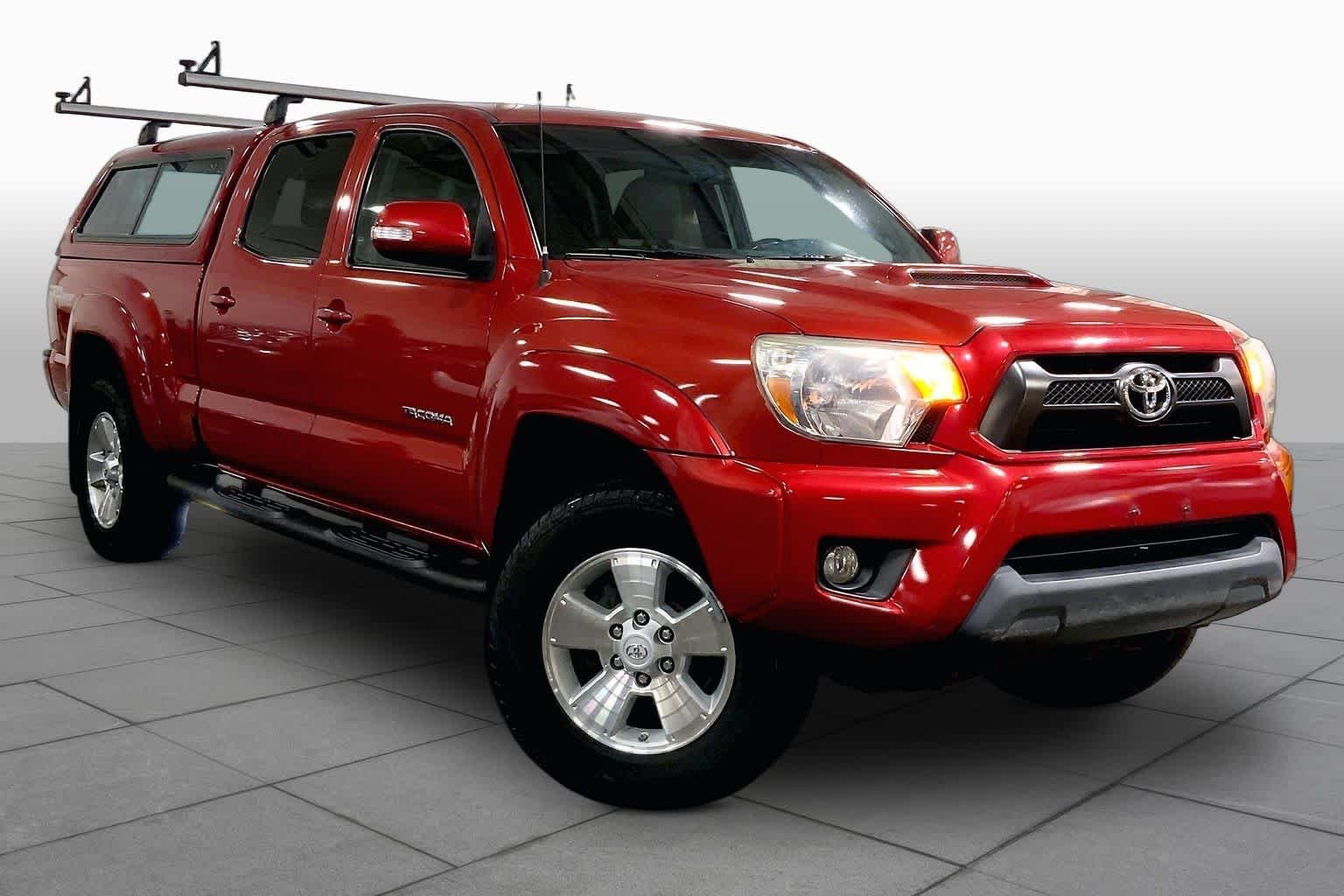 Used 2015 Barcelona Red Metallic Toyota  image 3