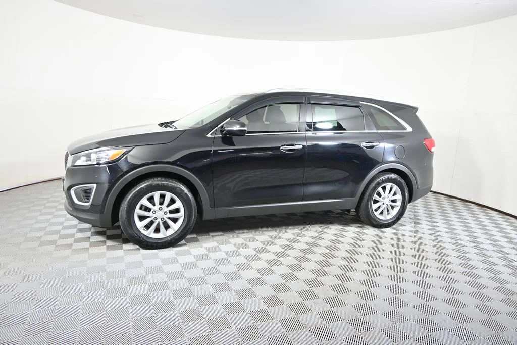 Used 2018 Kia Sorento LX with VIN 5XYPG4A3XJG411153 for sale in Forest Lake, Minnesota