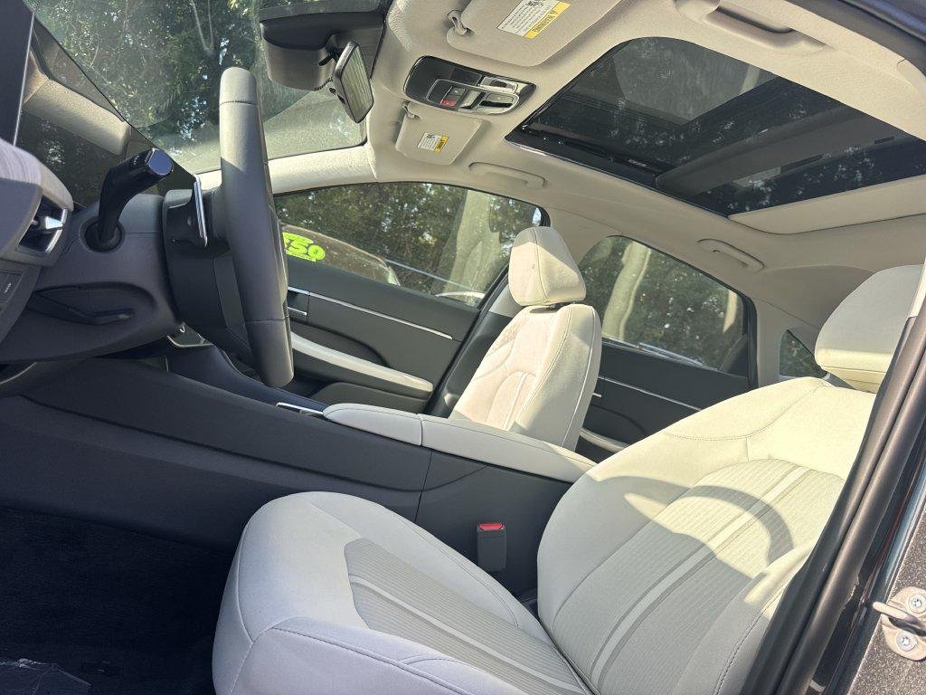 New 2026 Gray Hyundai SEL image 30