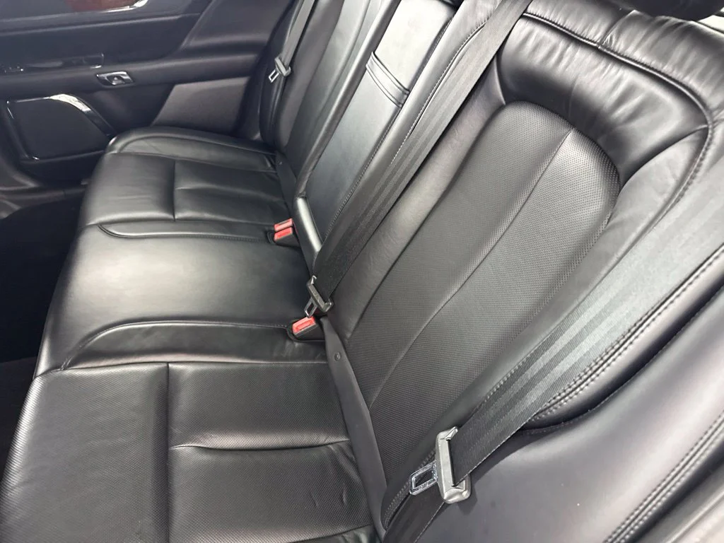 Used 2018 White Lincoln Select image 27