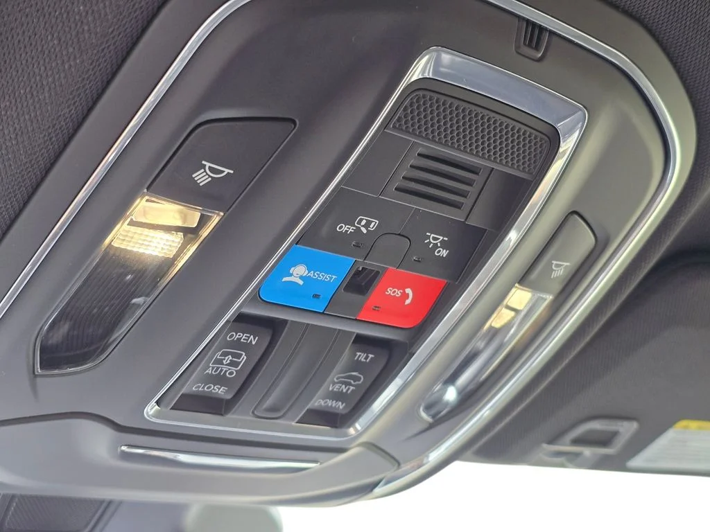Used 2025 Silver Jeep Laredo image 29