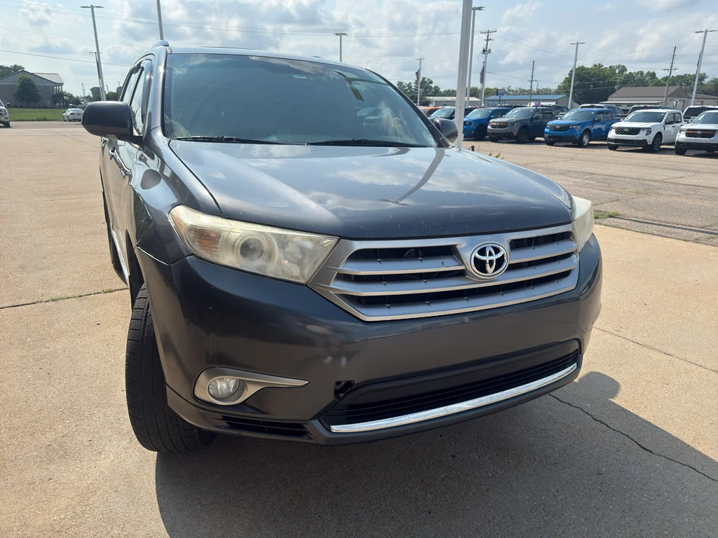 Used 2011 Magnetic Gray Metallic Toyota Limited image 8