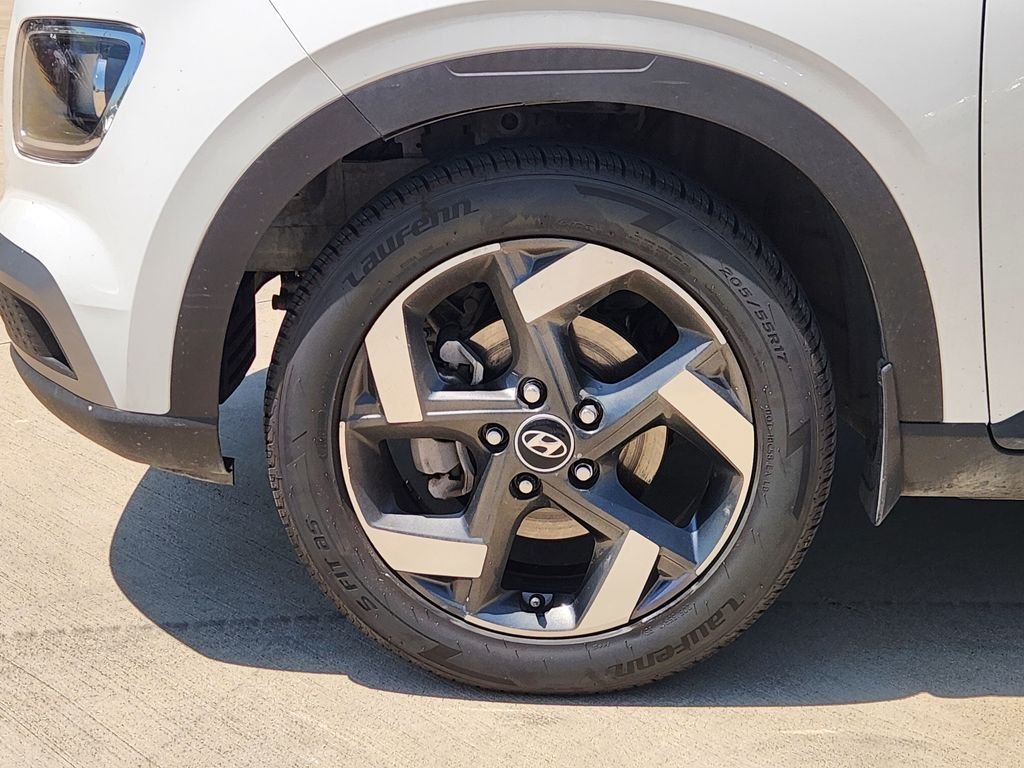 Used 2024 Lunar White Hyundai SEL image 12