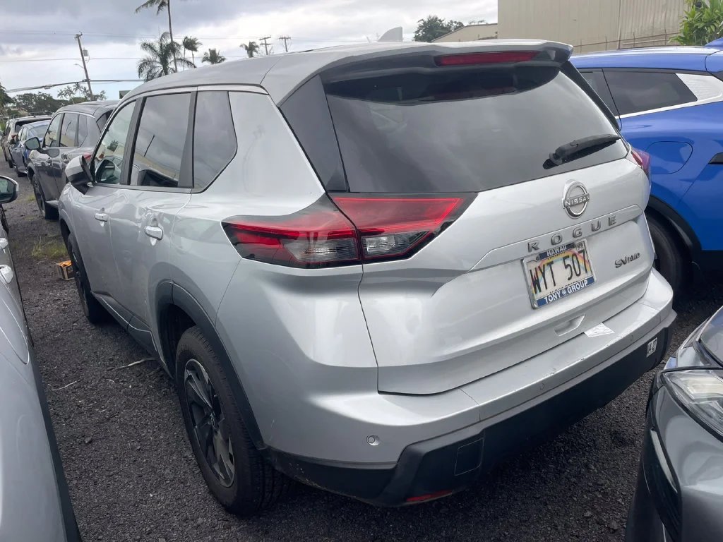 Used 2024 Silver Nissan SV image 7