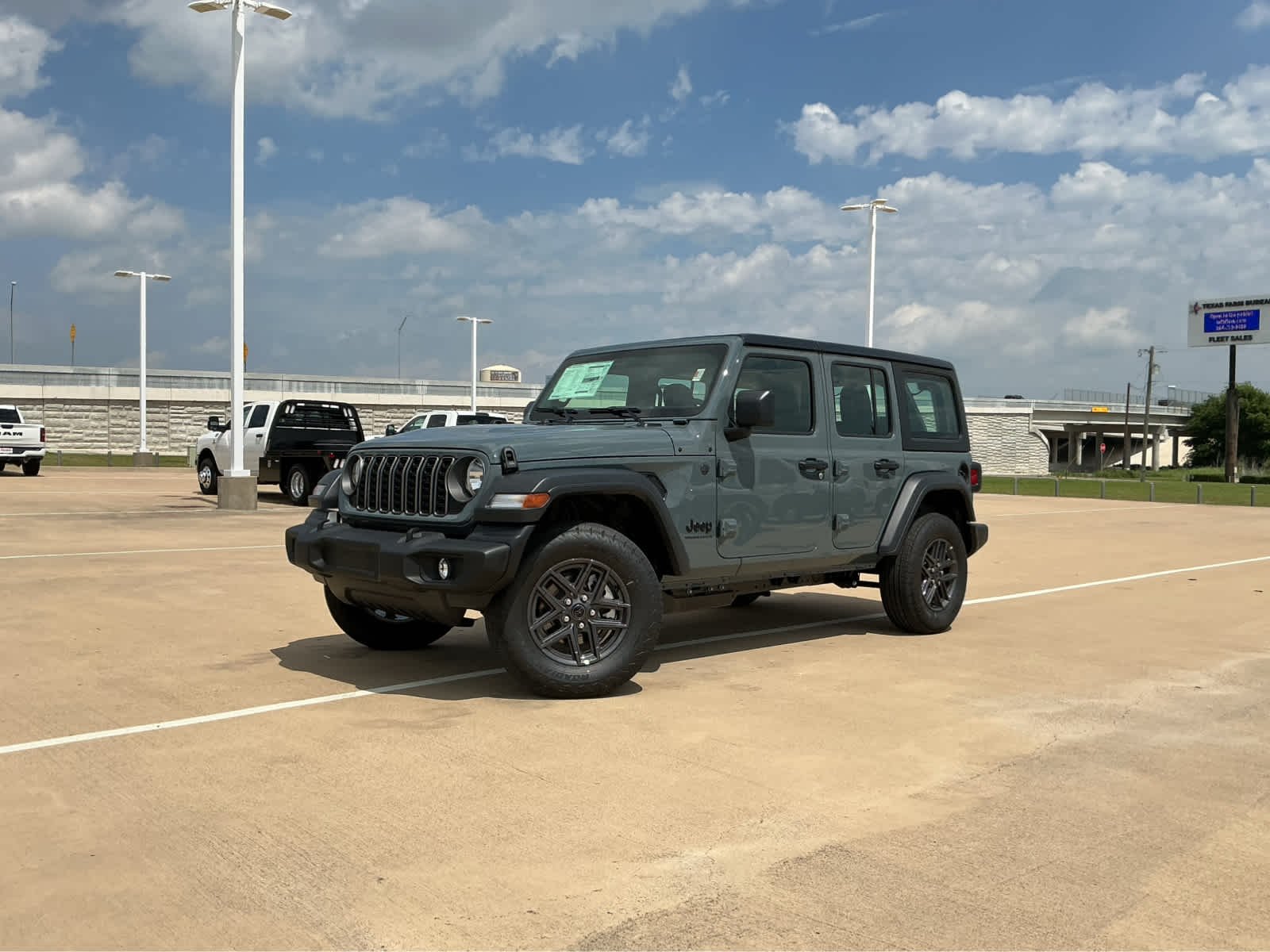 New 2026 Anvil Clear-Coat Exterior Paint Jeep Sport image 2