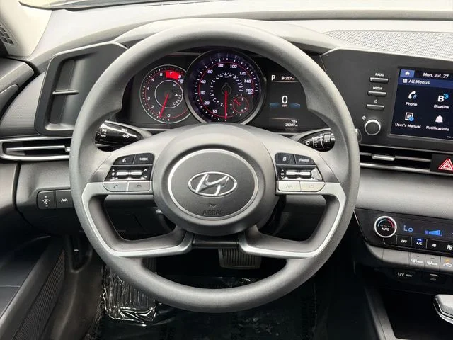 Used 2023 Black Hyundai SEL image 13