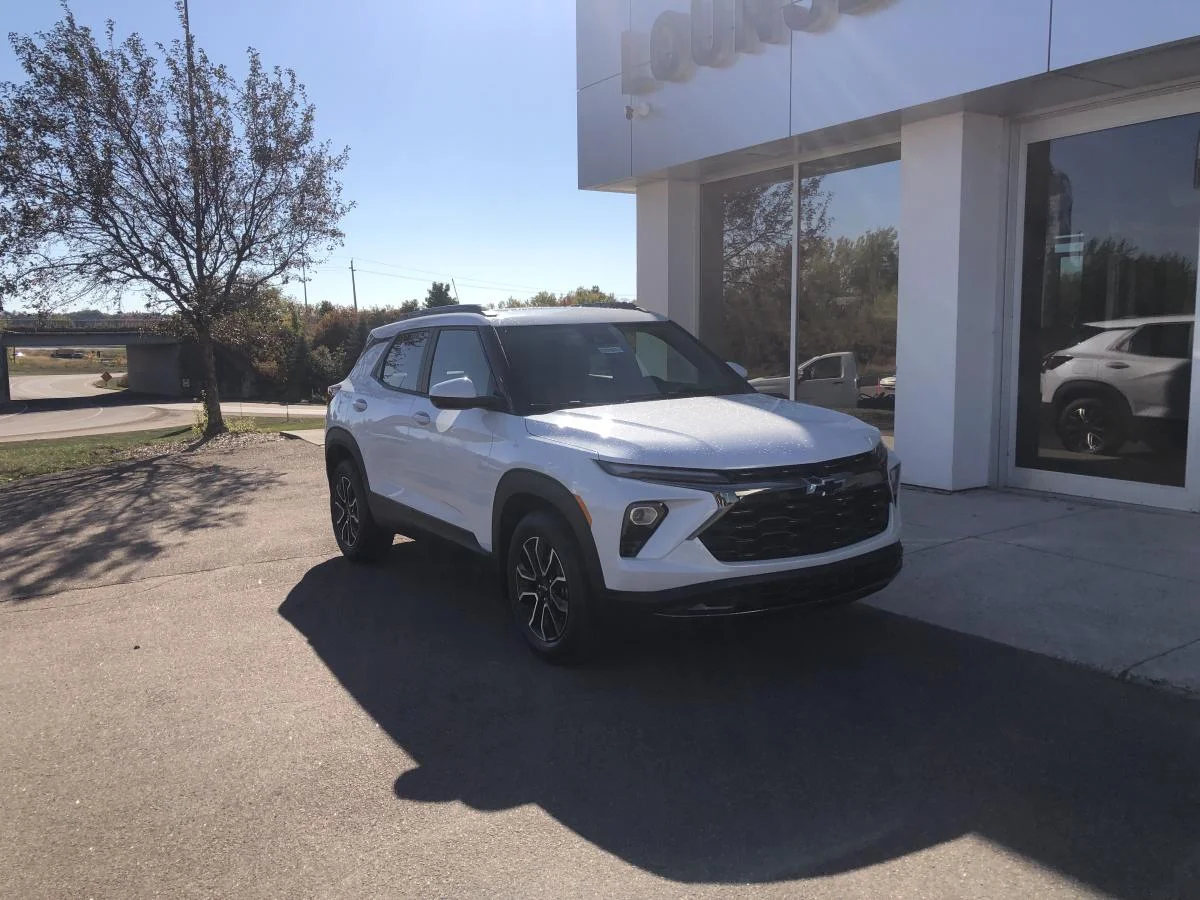 New 2026 White Chevrolet Awd 4dr Activ image 1