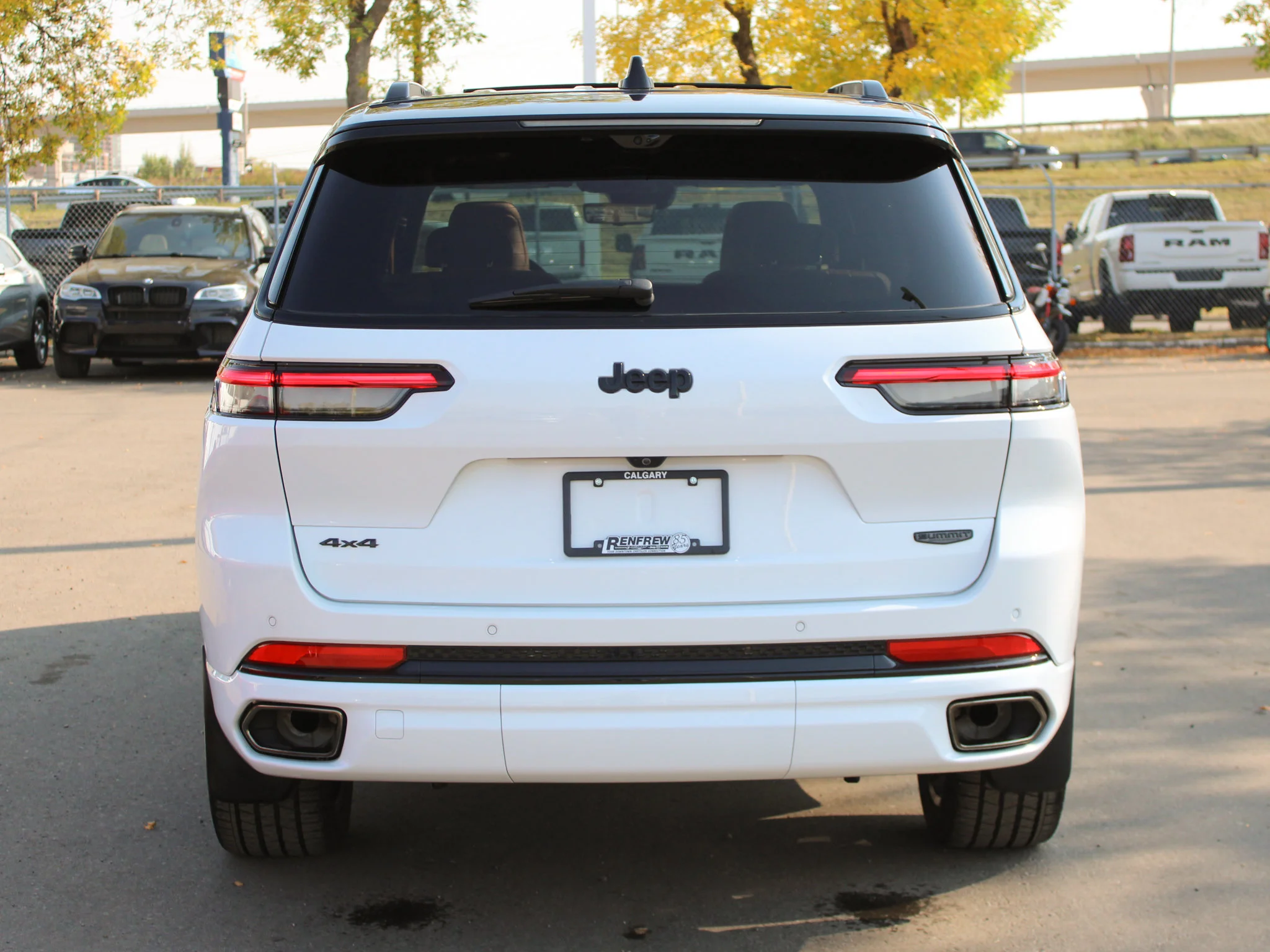 Used 2025 White Jeep Summit Reserve * No Accidents | Luxury SUV | Remote Start | Apple CarPlay image 17