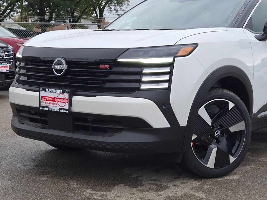 New 2026 White Nissan SR image 2