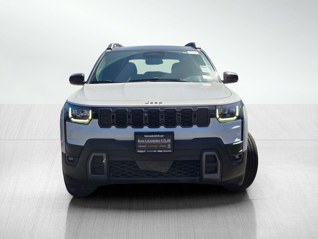 New 2026 Bright White Clear-Coat Exterior Paint Jeep Overland image 2