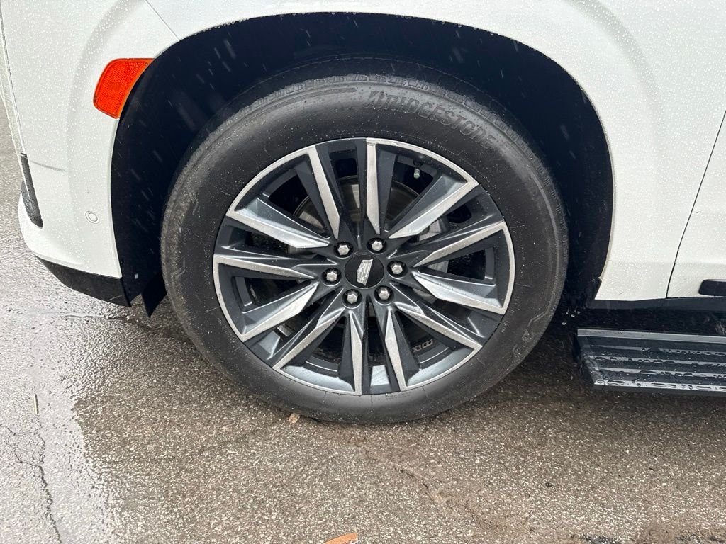 Used 2021 White Cadillac Sport image 11