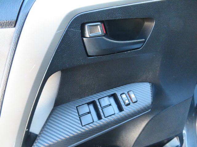 Used 2015  Toyota LE image 20