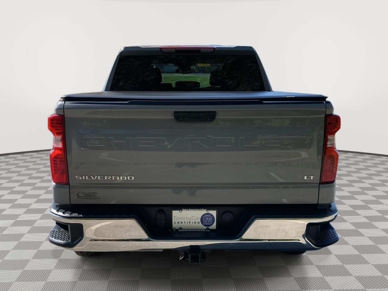 Used 2024 Slate Gray Metallic Chevrolet LT image 4