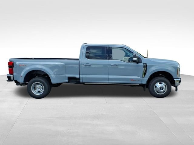 New 2026 Glacier Gray Metallic Tri-Coat Ford F-350® Lariat® image 16