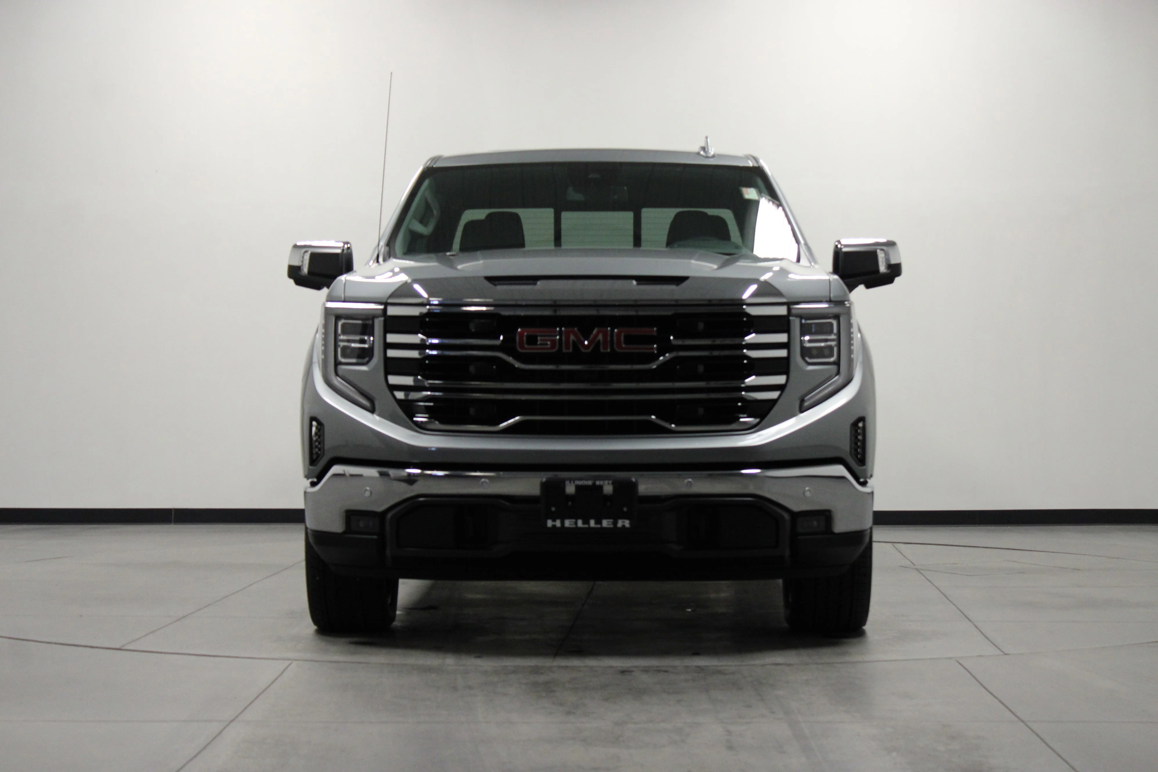 2026 GMC Sierra 1500 SLT - Photo 8