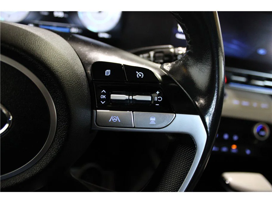 2023 Hyundai Elantra Limited - Photo 28