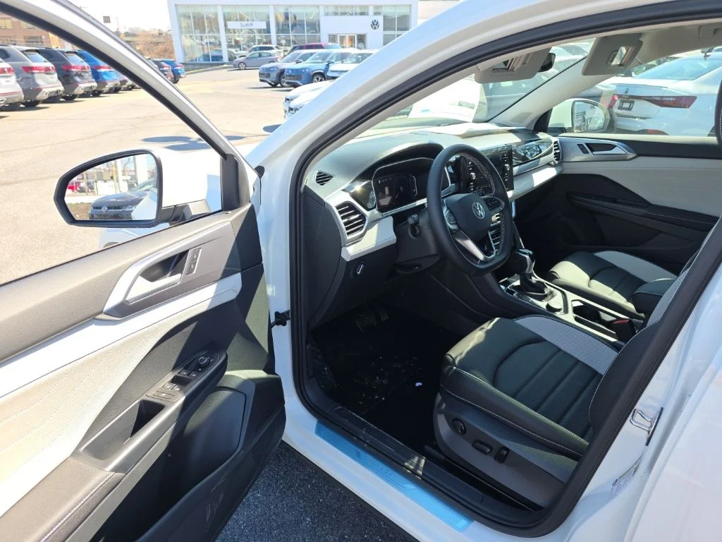2026 Volkswagen Taos SEL - Photo 9