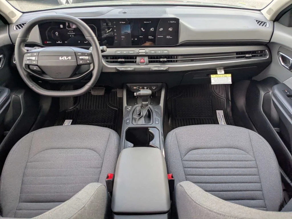 Used 2025  Kia EX image 13