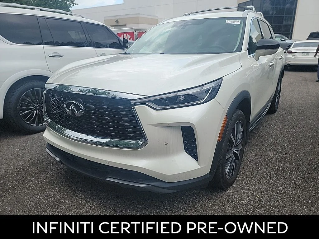 Certified Used 2024 Majestic White INFINITI Sensory image 2