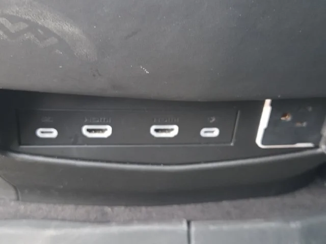 Used 2022 Black Cadillac Sport Platinum image 18