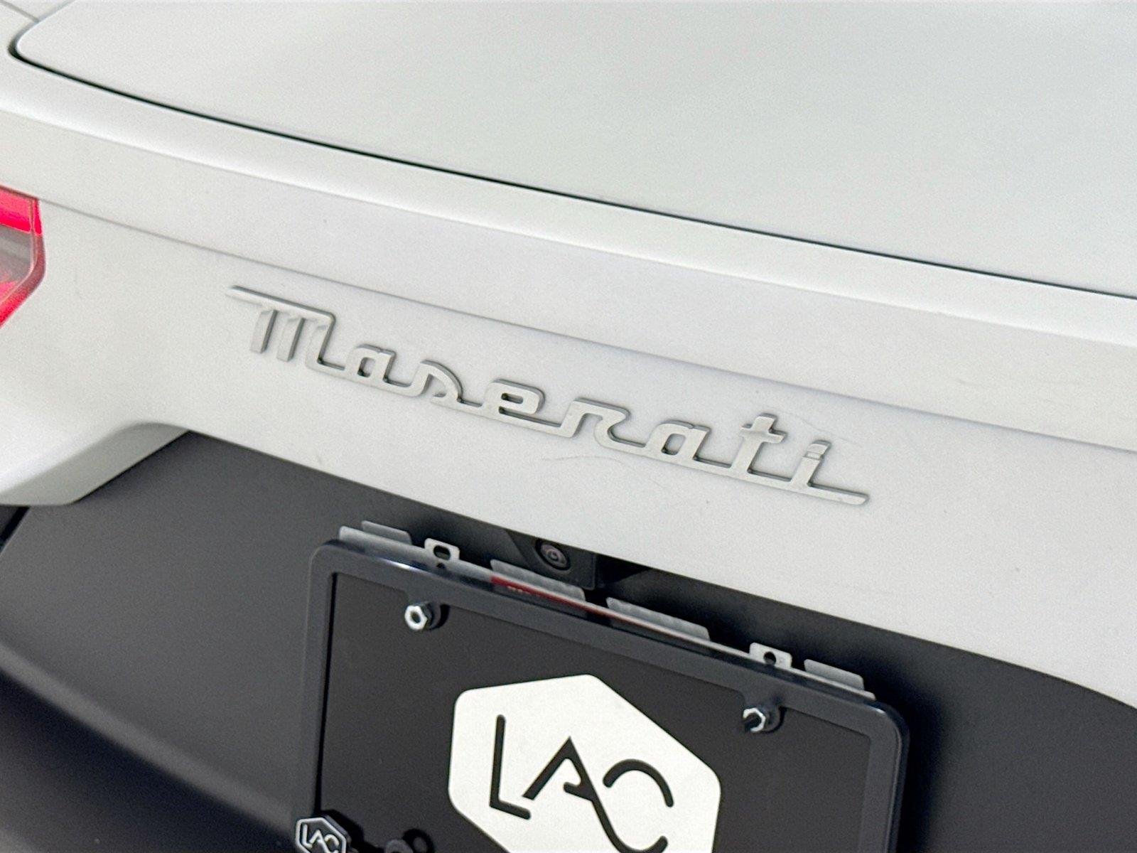 Used 2023 Bianco Solid Maserati  image 35