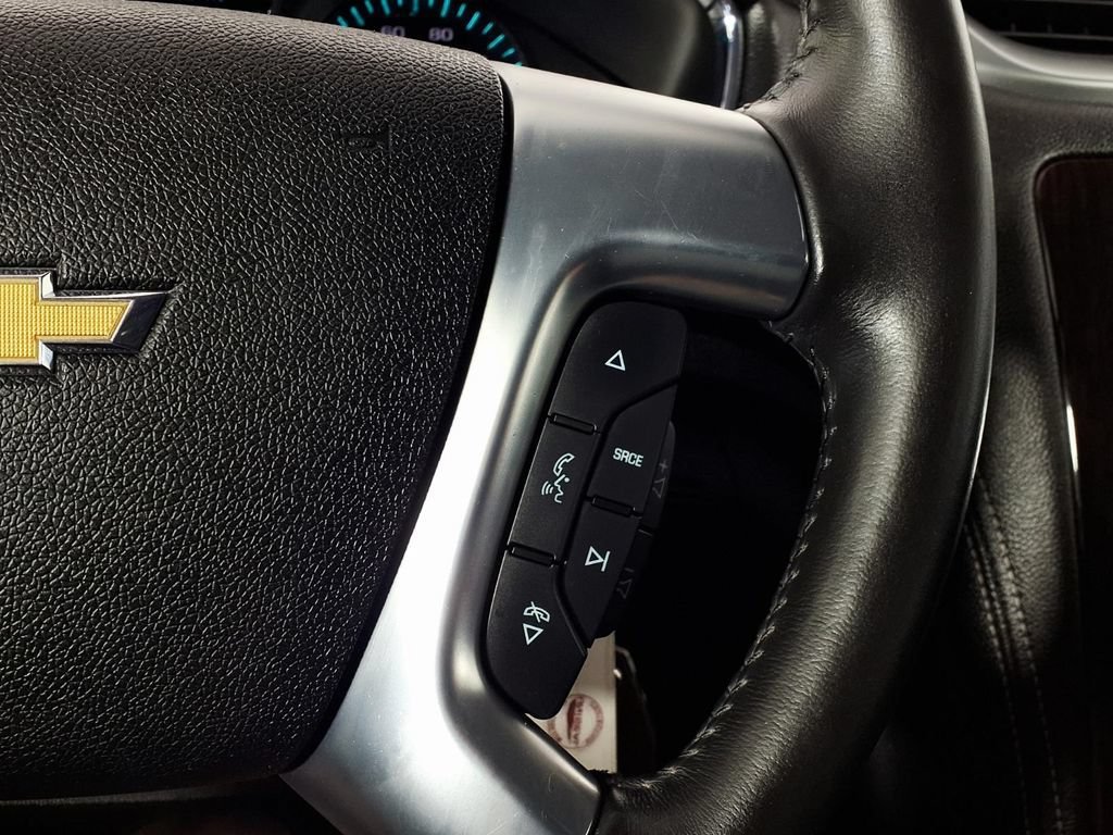 Used 2016 IRIDESCENT PEARL TRICOAT Chevrolet LTZ image 21