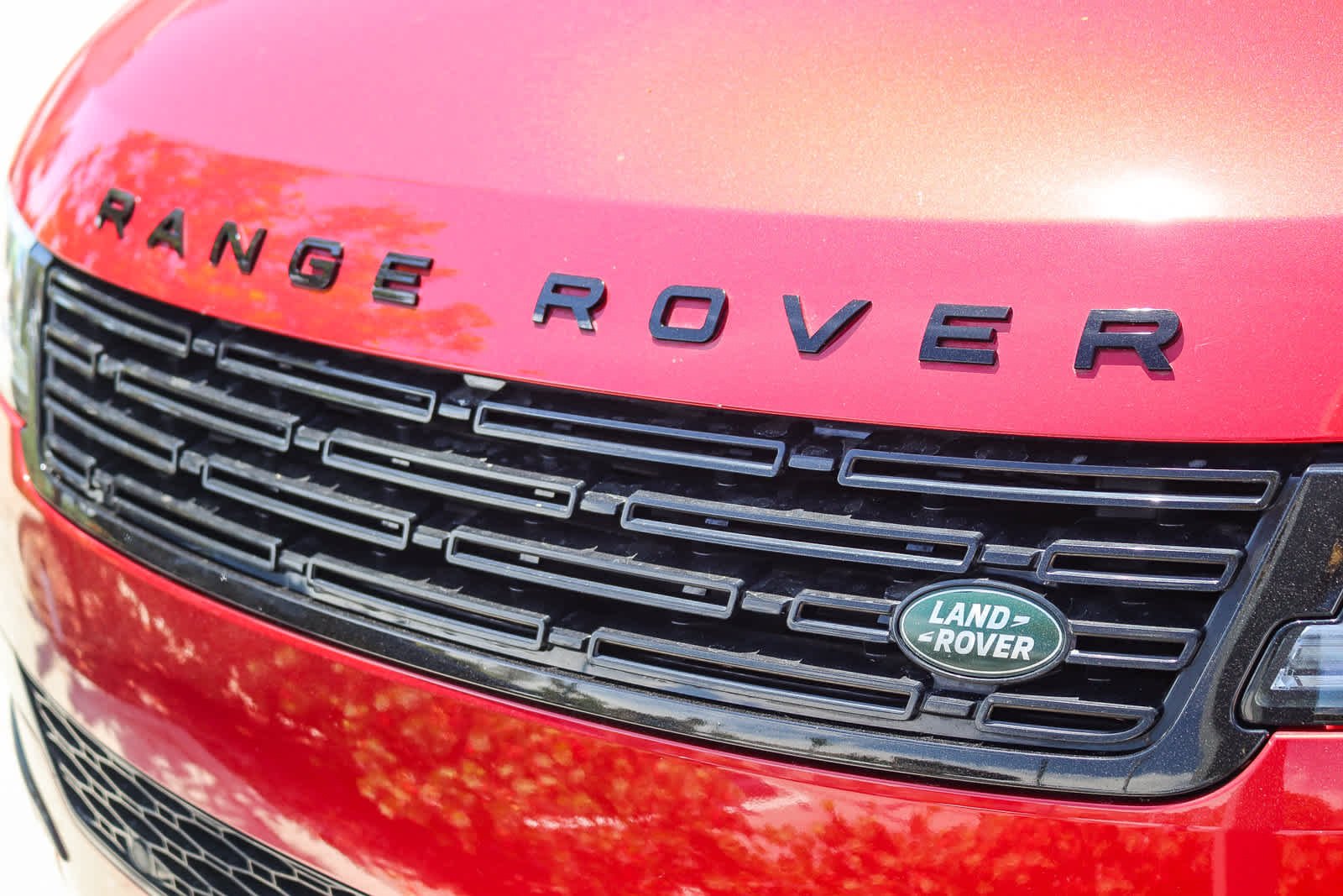 Used 2024 Red Land Rover Dynamic SE image 10