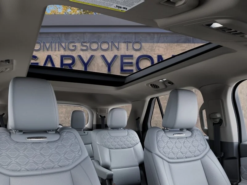 New 2027 Star White Metallic Tri-Coat Ford Platinum™ image 22