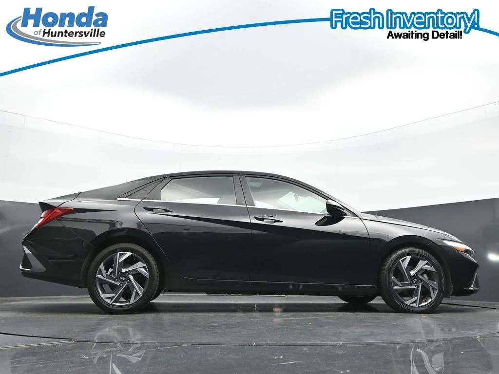 Used 2025 Abyss Black Hyundai SEL Convenience image 35