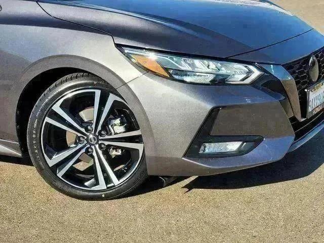 Used 2022 Gray Nissan SR image 9