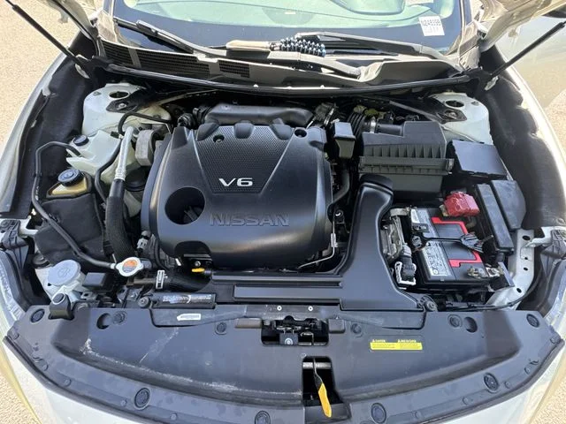 Used 2016 White Nissan SR image 29