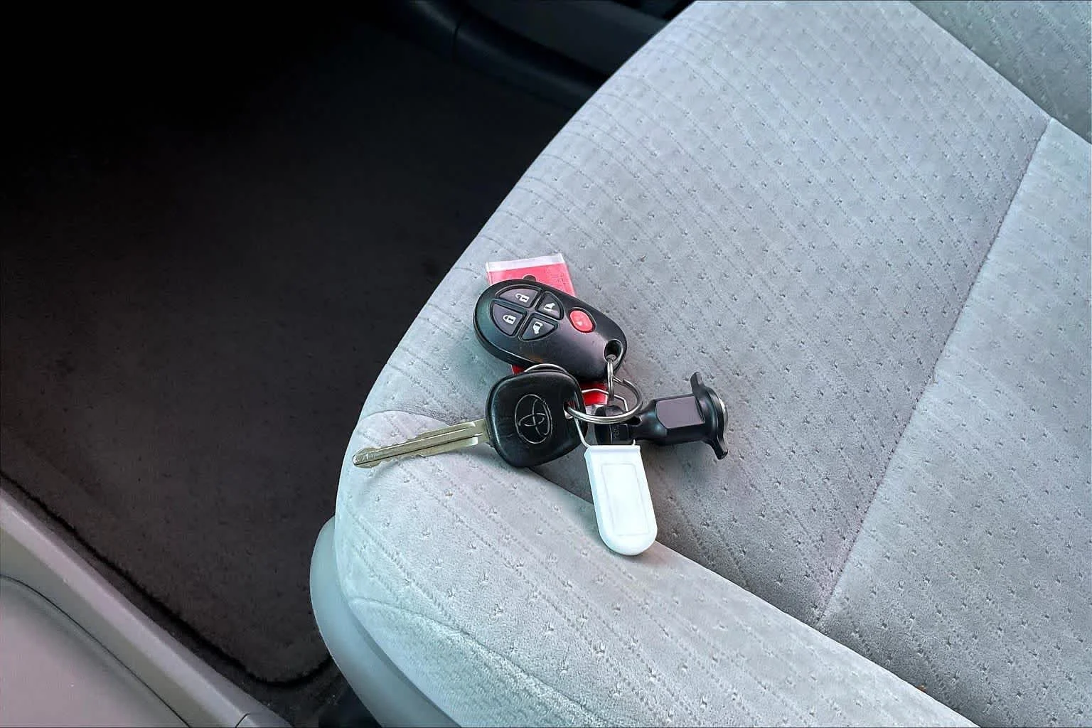 Used 2015 Attitude Black Toyota LE image 14