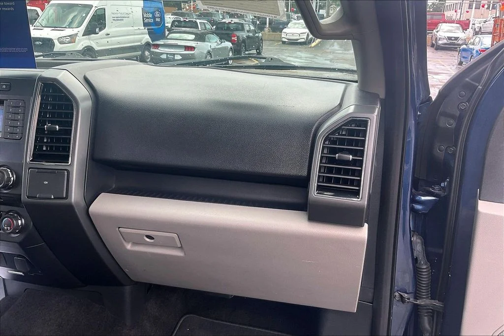Used 2018 Blue Ford XLT image 15