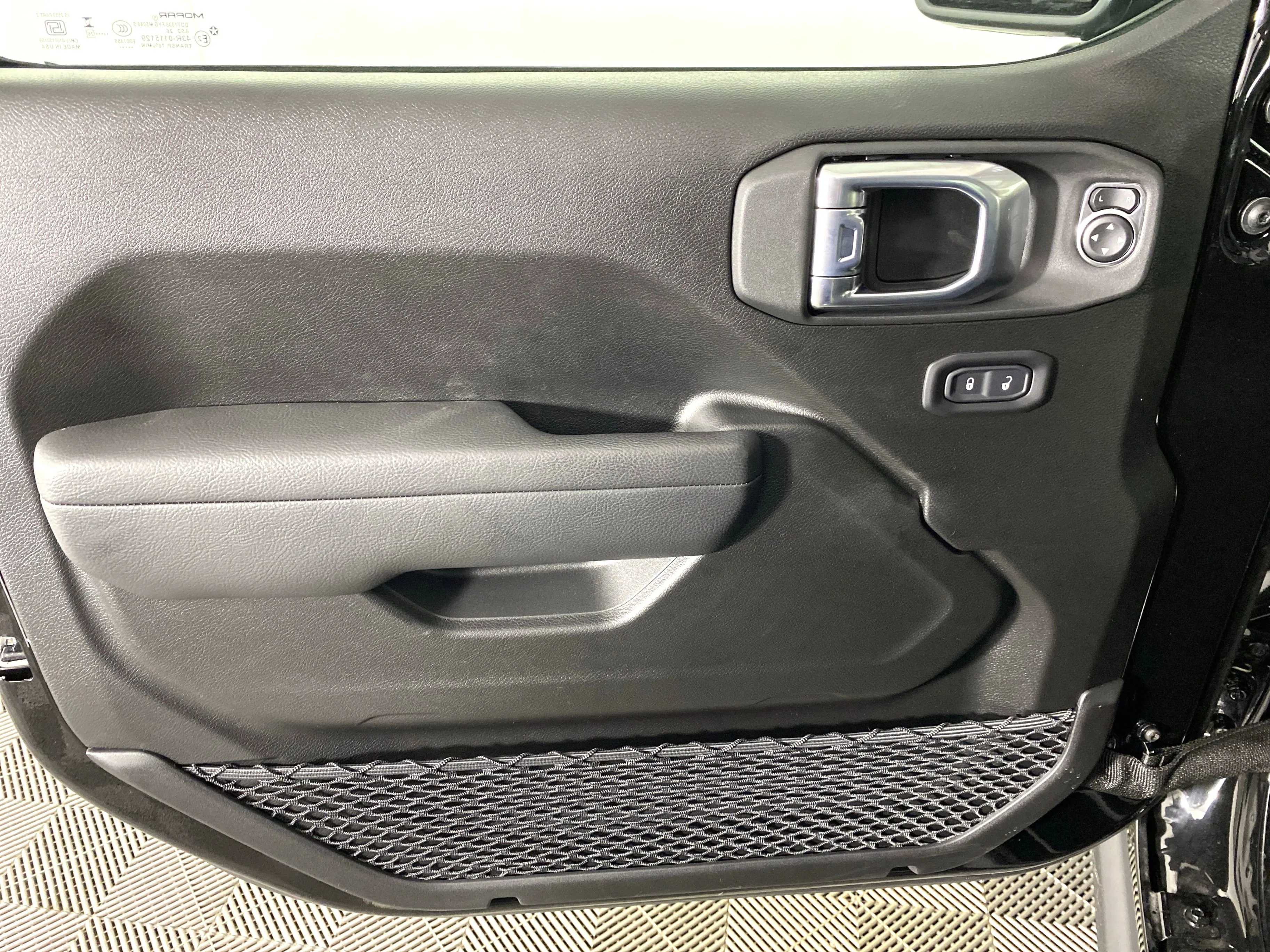 New 2026 Black Clear-Coat Exterior Paint Jeep Mojave image 11