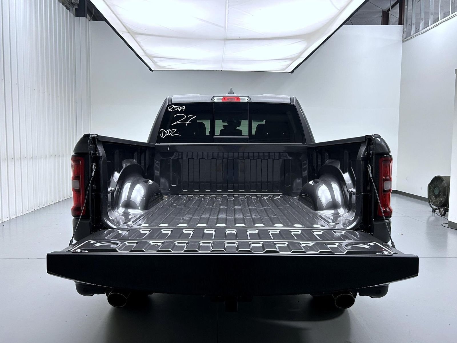 New 2026 Granite Crystal Metallic Clear-Coat Exterior Paint RAM Laramie image 21