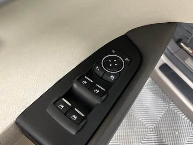 Used 2019 Brown Lincoln Select image 19