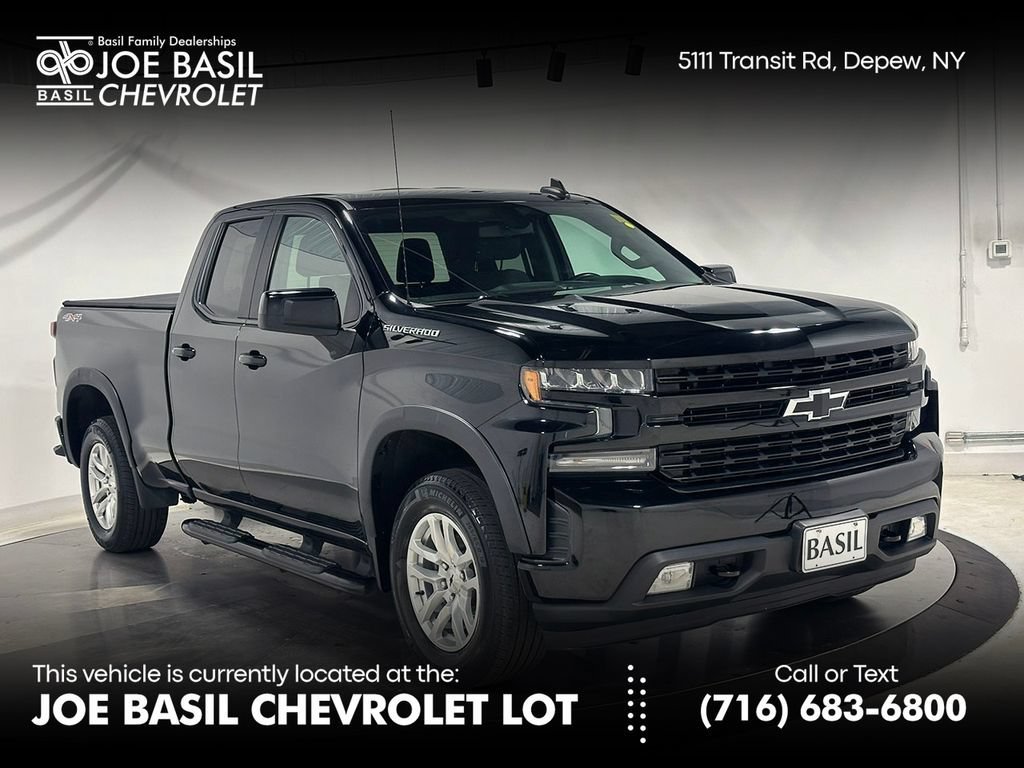 Used 2019 BLACK Chevrolet RST image 1